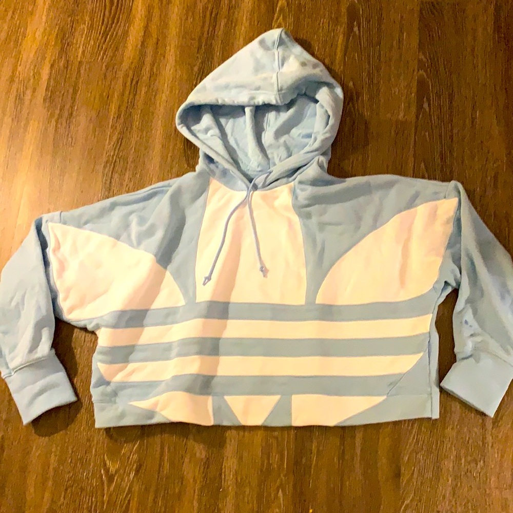 LAST chance ☀️ Adidas oversized trefoil ho…